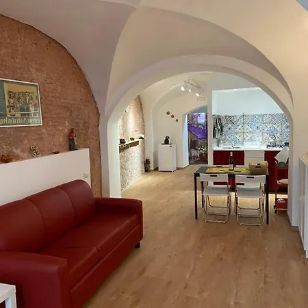 Casa A Cupola شقة
